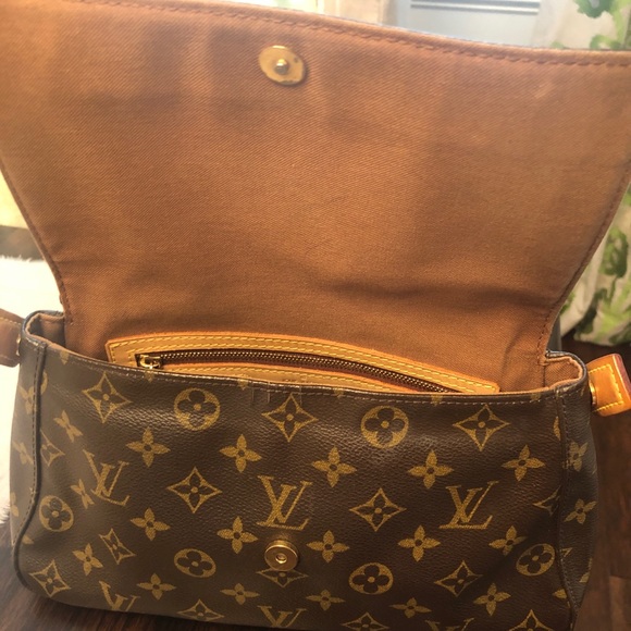 Authentic Louis Vuitton Looping bag - Picture 7 of 10